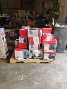 lot 90007 image: Bulk Lot Of Untested Sump Pumps (35)