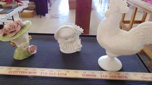 lot 10014 image: Milk glass chicken - 2 lady busts