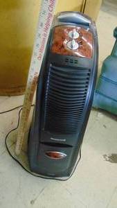 lot 10067 image: Honeywell humidifier