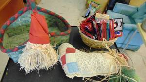 lot 10090 image: wizard on basket - needle point items