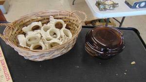 lot 10108 image: butterfly napkin rings - visionswear covered cooker