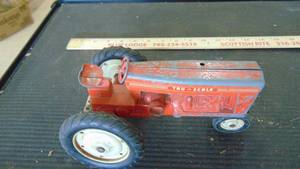lot 10123 image: metal Tru-scale tractor toy