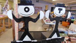 lot 10125 image: 2 wood guys