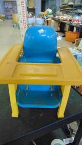 lot 10126 image: plastic kids chair wtray