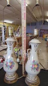 lot 10129 image: 2 floral lamps