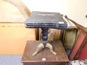 lot 10150 image: old wooden adjustable tablestool