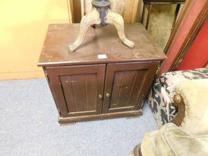 lot 10151 image: end table wrecord storage - contents included
