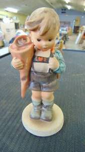 lot 10175 image: Hummel boy and backpack