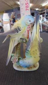 lot 10181 image: Parakeet statue