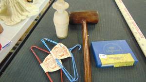 lot 10260 image: mallet - hangers - Dupont Defender