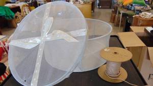 lot 10275 image: picnic fly protector