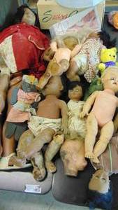 lot 10276 image: Vintage baby doll lot