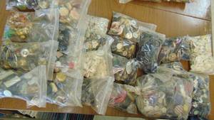 lot 10287 image: huge lot of buttons