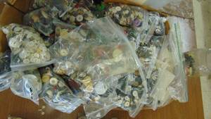lot 10289 image: huge lot of buttons
