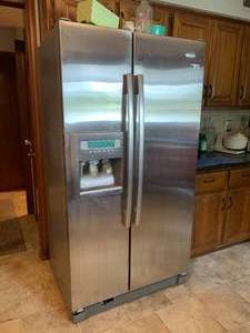 lot 1479 image: Whirlpool Stainless Steel Refrigerator