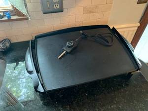 lot 1505 image: Presto Griddle - Nice