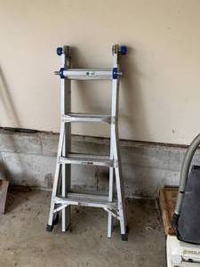 lot 1517 image: 17 Werner Aluminum Extension Ladder