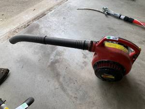 lot 1524 image: Homelite Zipstart Leaf Blower