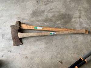 lot 1530 image: 2pc Axe Lot