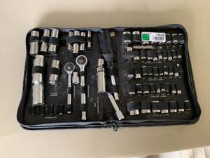 lot 1536 image: Craftsman Socket Set