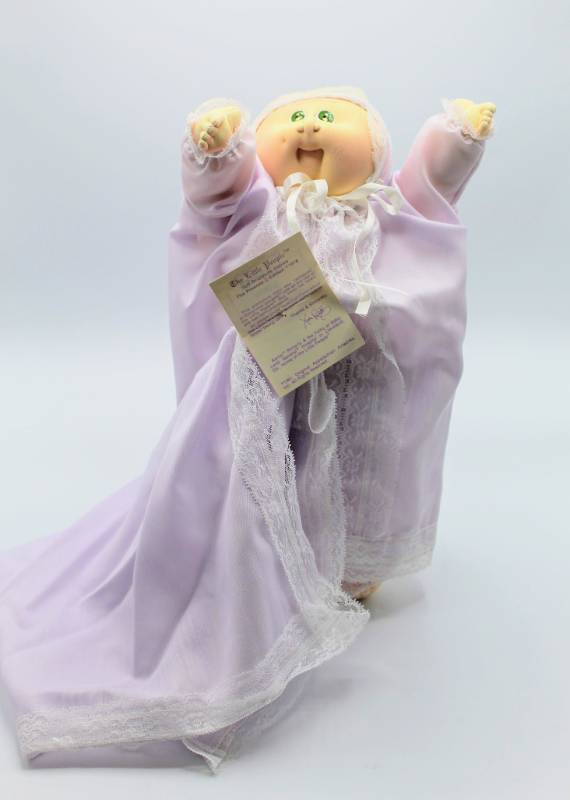 lot 1035 image: The Little People Soft Sculpture Babies The Preemie II Edition 1978 Xavier Roberts