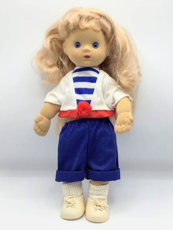 lot 1042 image: 1986 Playmates Doll