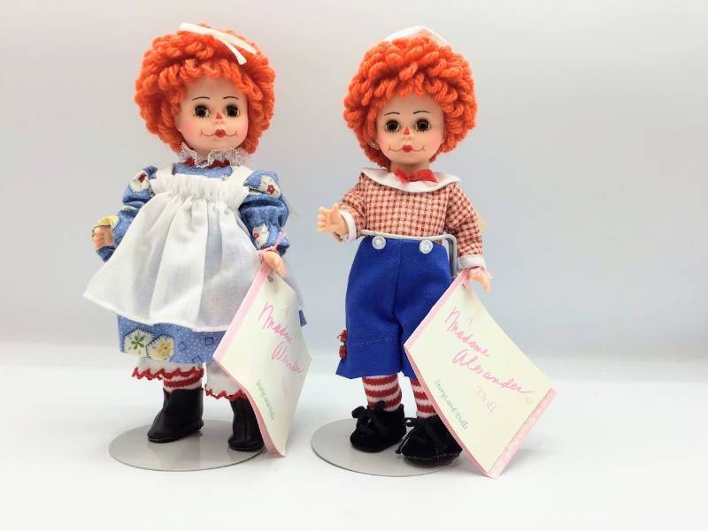 lot 1049 image: Madame Alexander Raggedy Ann & Andy