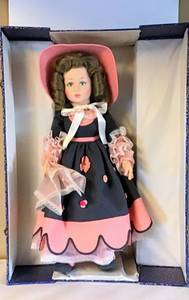 lot 1071 image: Italian Lenci Doll with COA Paperwork - comes in Large Blue Trunk