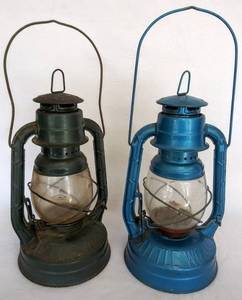 lot 5448 image: Lot of 2  11.5 Tall Vintage Dietz Lanterns  Little Wizzards