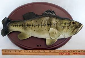 lot 5462 image: Boogie Bass  Singing & Talking Fish on Wall Plaque - Sensor or Button Activated Hilarious See Video