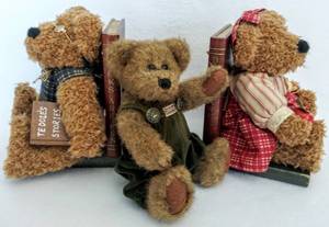 lot 5520 image: Vintage The Boyds Bear Collection Retired # 1364  9 Jointed Bear in BearweaR Overalls  Bonus Book Ends