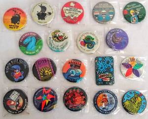 lot 5537 image: 1981 to 1999 (Consecutive) Wichita River Festival Buttons  Lot of 19 in Protective Plastic,