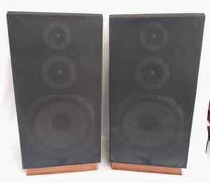 lot 5551 image: Vintage Speakers  Sears LXI Series 3 Way Bass - Reflex Hi-fi Speaker System (29.5 Tall)