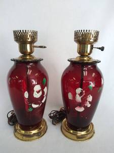 lot 7004 image: 2 Vintage Electric Lamps