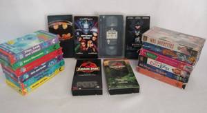 lot 7009 image: 18 VHS  (6) Blues Clues Batman Series, Jurassic Park & More