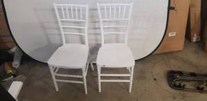 lot 4698 image: Flash Furniture HERCULES PREMIUM Series White Resin Stacking Chiavari Chairs Set Of Two