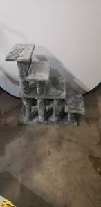 lot 4703 image: 30in x 26in x 15.5in Grey Soft Furry Pet Step