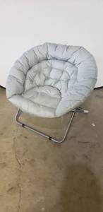 lot 4719 image: Light Grey 34in X 29in Foldable Saucer Chair