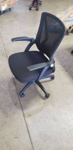 lot 4752 image: Black Office Chair 25 X 23 X 22
