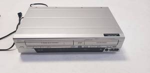 lot 4754 image: Funai WV20V6 SV2000 DVD Recorder and VCR Combo . Tested And Powers On