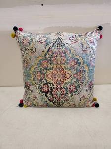 lot 4858 image: Rizzy Home Decorative Throw Pillow Cover Medallion 20X20 Pink