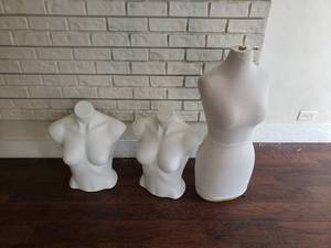 lot 6026 image: Lot of 3 female forms