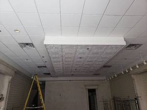 lot 6033 image: Ceiling tile in room