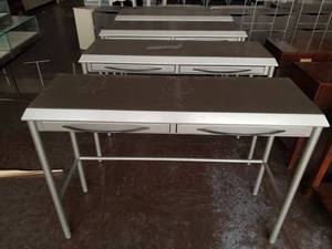 lot 6061 image: Lot (4) metal tables