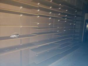 lot 6074 image: Lot wall shelving