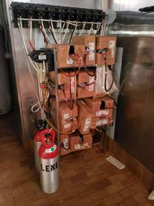 lot 6091 image: bag in box setup with 2 CO2 tanks