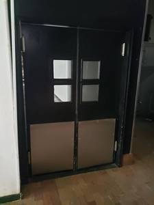 lot 6101 image: 2 swinging doors