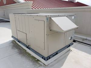 lot 6152 image: 2010 Lennox 7.5 ton KGA092S4BM1G Gas rooftop unit