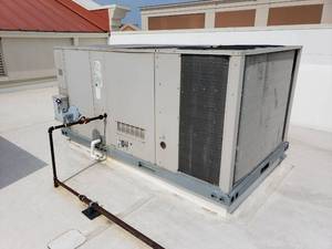 lot 6155 image: 2010 Lennox 10.0 ton KGA120S4BM26 Gas rooftop unit