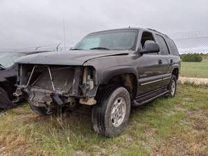 lot 7619 image: 2002 Chevy Tahoe - VIN 1GNEC13Z12R229855